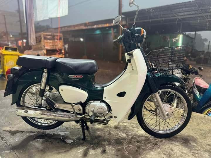 ขายHonda Super Cub สีขาวดำ 3