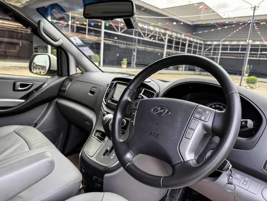 ขาย Hyundai H1 2.5Vip ปี19 11