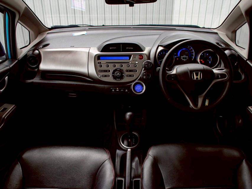 HONDA JAZZ 1.3 HYBRID ปี 2012 โฉม ปี08-14 เกียร์ AUTO สีฟ้า เครื่องยนต์ เบนซิน + ไฟฟ้า ไมล์น้อย 208,884 Km. 10