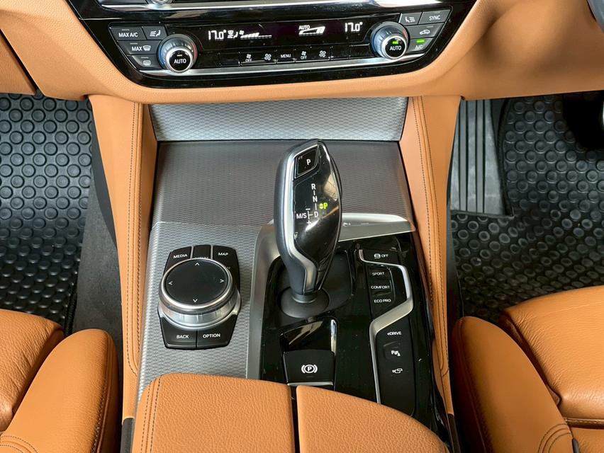 ปี 2020 BMW SERIES 5, 530e 2.0 M SPORT เกียร์ออโต้ มือเดียวป้ายแดง 11