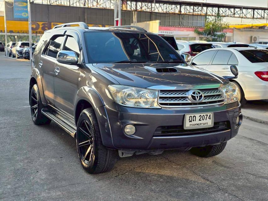 Toyota Fortuner 3.0V 4WD ปี 2010 📌 #ประกันเครื่องเกียร์3ปี 30,000 km. 8