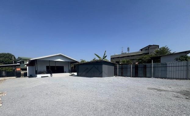 ให้เช่าโกดัง 150 ตร.ว. ย่านสุขุมวิท 77 อ่อนนุช 33 เดินทางสะดวก รถหกล้อเข้า-ออกได้ 5