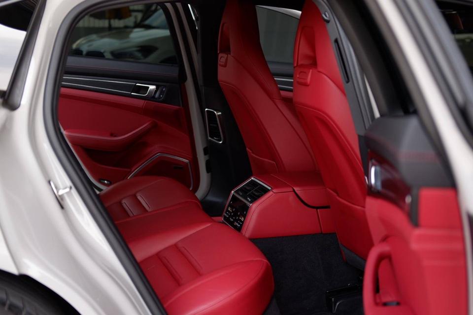 Porsche Panamera 4 E-Hybrid PlatinumEdition 2023$ ราคาพิเศษเพียง 5,690,000 บาท เท่านั้น!•เลขไมล์เพียง 16,xxx KM รูปที่ 13