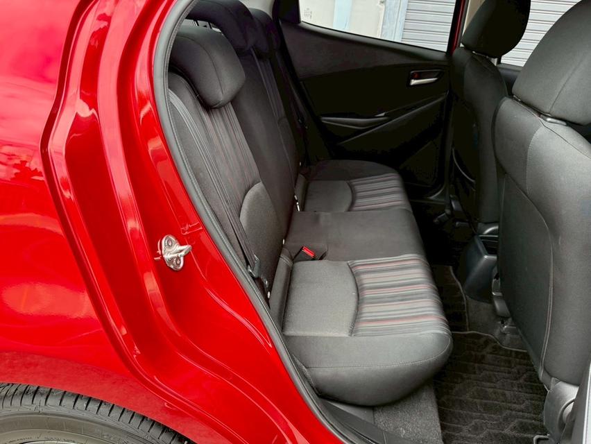 MAZDA 2 1.3 STD 2016 สีแดง มือเดียว เข้าศูนย์ทุกระยะ 11