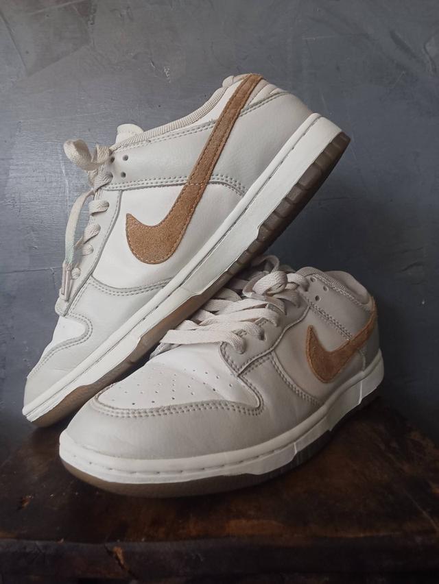nike รองเท้าผ้าใบ เบอร์ 42.5 ยาว 27 cm. งานมือสอง