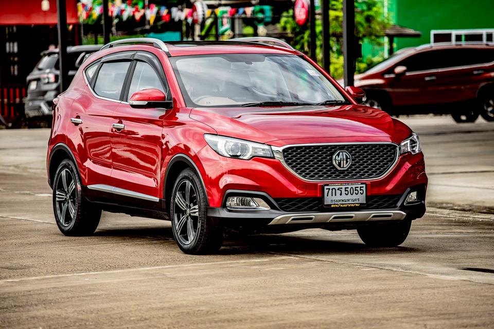 MG ZS 1.5 X ปี 2018 สีแดง มือเดียวป้ายแดง