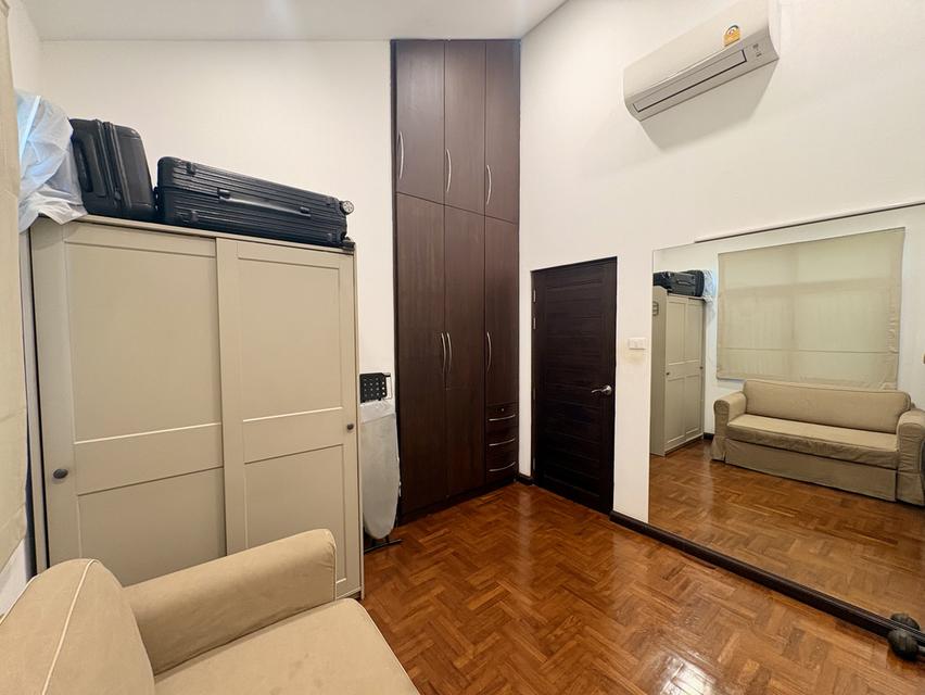 ขายบ้านเดี่ยว หมู่บ้านสวนปริญสิริ ซอยโยธินพัฒนา 3 เลียบทางด่วนเอกัย 16