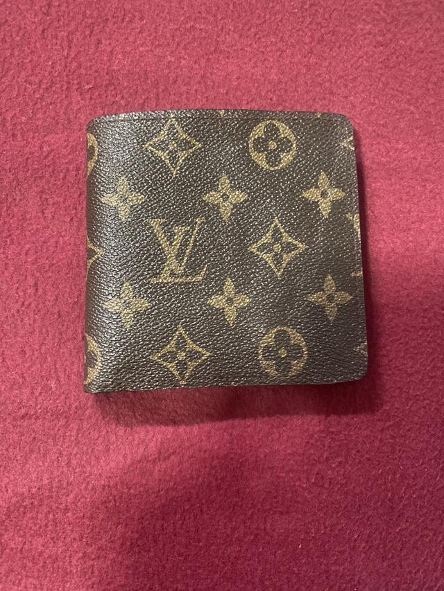 กระเป๋าสตางค์ผู้ชาย Louis Vuitton(หลุยส์ วิตตอง) แท้ 1