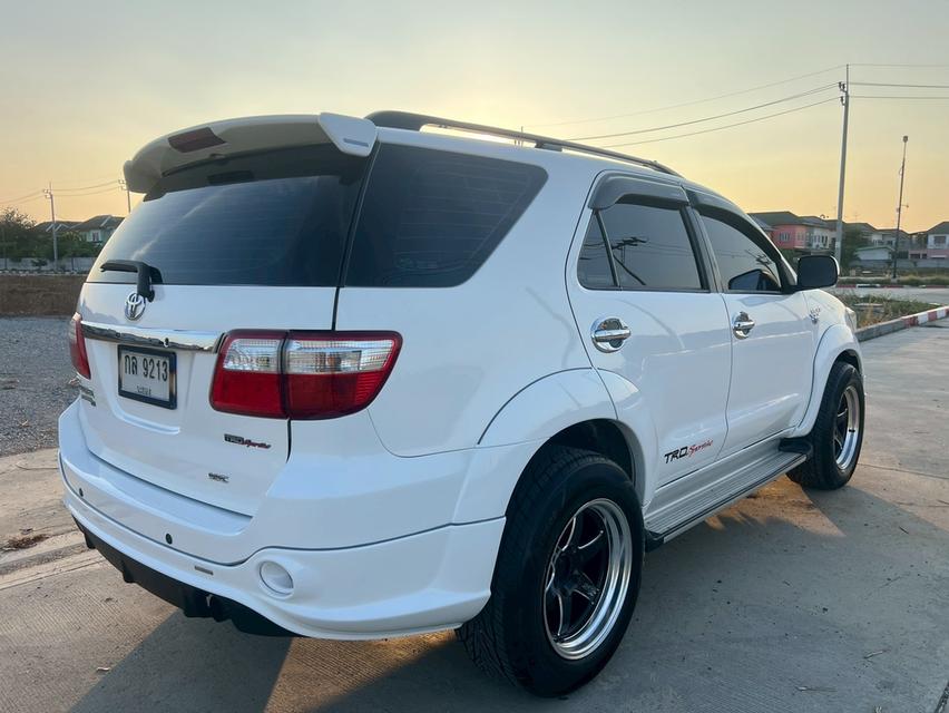 Toyota Fortuner 3.0 4WD TRD Sportivo ปี 2009 สีขาว เกียร์ออโต้ รูปที่ 6