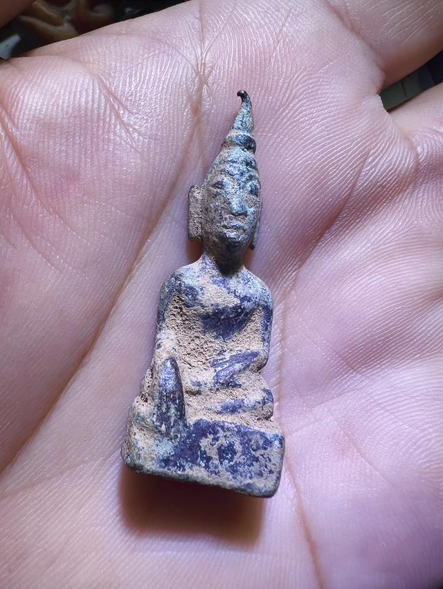 พระเชียงรุ้งเนื้อสำริด