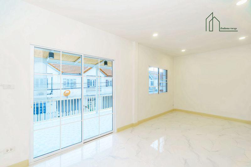 ทาวน์เฮ้าส์รีโนเวทใหม่เอี่ยม หมู่บ้านบัวทอง 4 ฟรีค่าโอน  7