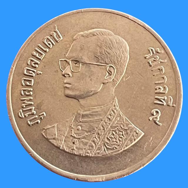 ♥️1บาทหลังวัดพระแก้วปี2525 (บล็อคพระเศรียรเล็ก) เนื้อนิเกิล #UNCไม่ผ่านการใช้งาน เหรียญละ15,500บาท ค่าจัดส่ง 40 (ไม่มีปลายทาง)สนใจรับได้ครับ😊