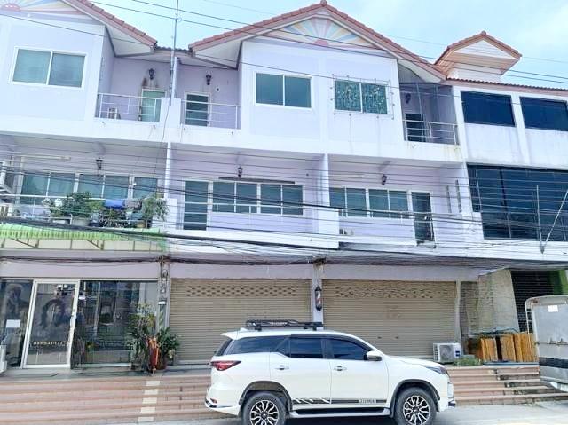 ย่านชุมชนรร.ทนาพรวิทยา 2 กม.ถ.สุขุมวิท ขายอาคารพาณิชย์ 3 ชั้น 1 คูหา 4 น้ำ 22 ตร.วา. 254 ตร.ม.รร.ทนาพรวิทยา 2 กม