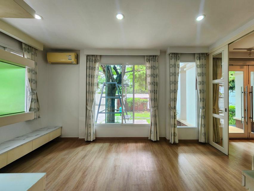 ให้เช่าบ้าน ม.บ้านลาดพร้าว Exclusive  ถ.เลียบด่วนเอกมัย-รามอินทรา 6