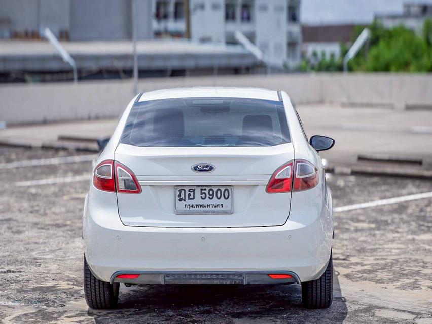 FORD FIESTA 1.6 SPORT โฉม 4Dr เกียร์ Auto สีขาว ปี2010 9