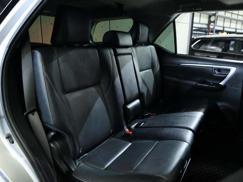 2022 Toyota FORTUNER 2.4 (ปี 15-25) Leader V 4WD SUV AT B5502 รูปที่ 16