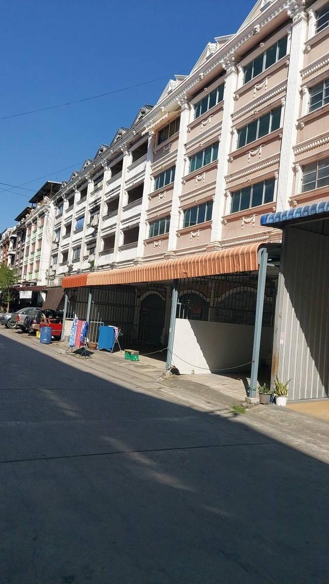 ขาย-ให้เช่า ตึกแถว 4.5 ชั้น มีดาดฟ้า 1