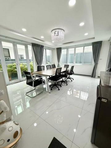 ให้เช่าโฮมออฟฟิศ อาคาร สำนักงาน 4 ชั้น บี สแควร์ พระราม9 B Square เหม่งจ๋าย เลียบด่วนเอกมัย รามอินทรา 5