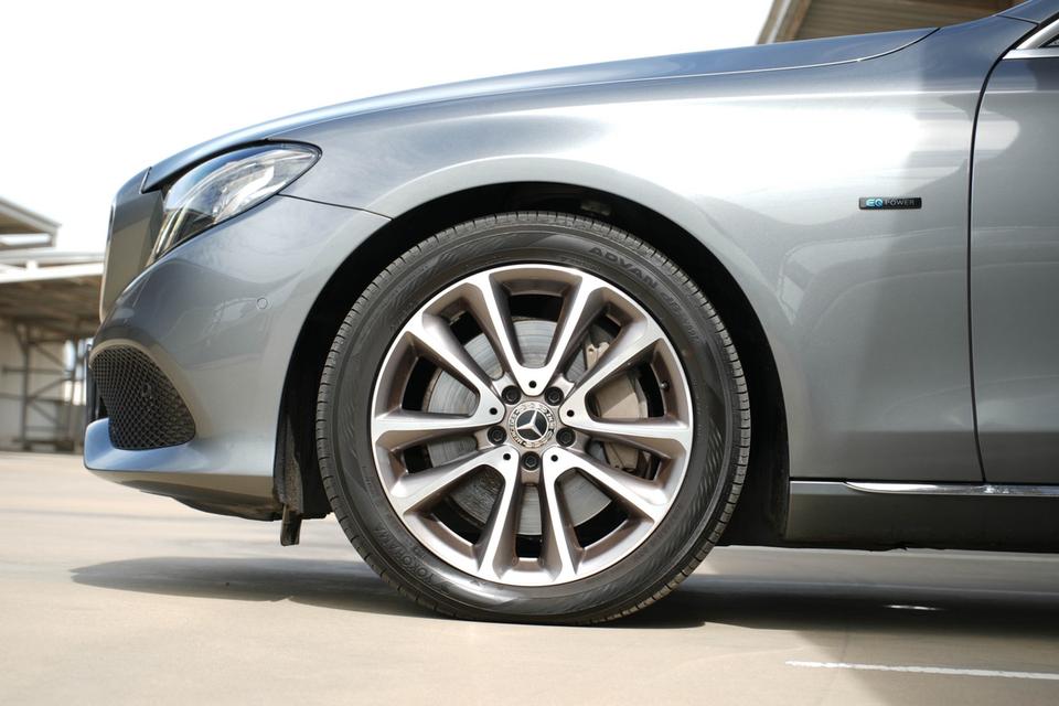 Mercedes-Benz E350e AVANTGARDE ปี 2019ไมล์ 73,xxx km.มาในราคาเพียง 739,000 บาท รูปที่ 20
