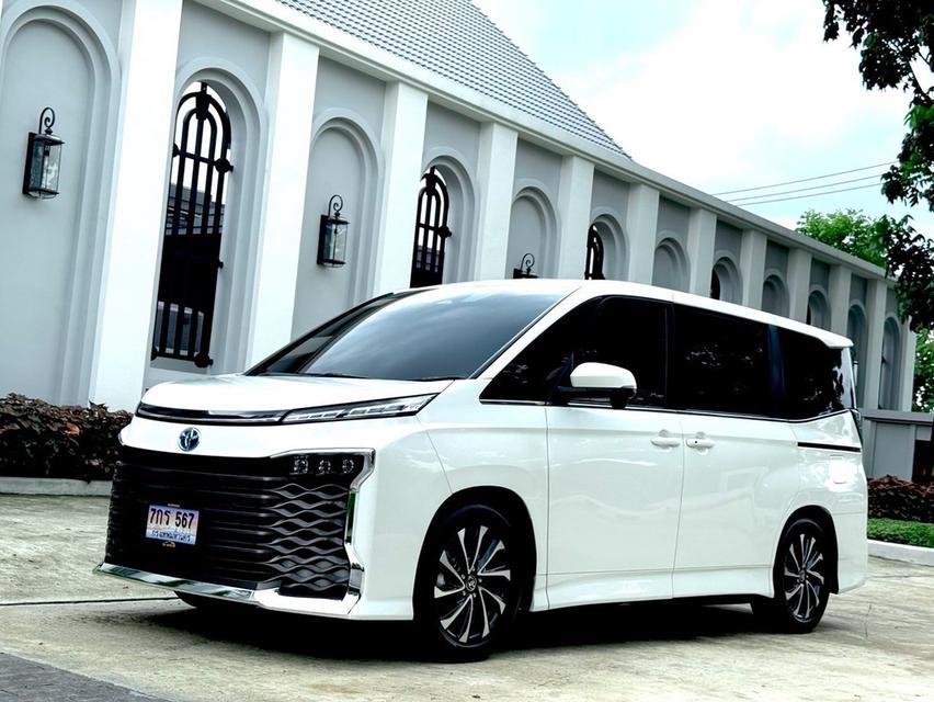 TOYOTA VOXY 1.8 SZ HYBRID ปี 2024