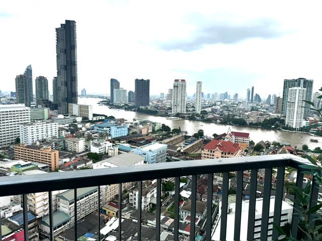 Rhythm Sathorn Condominium 6