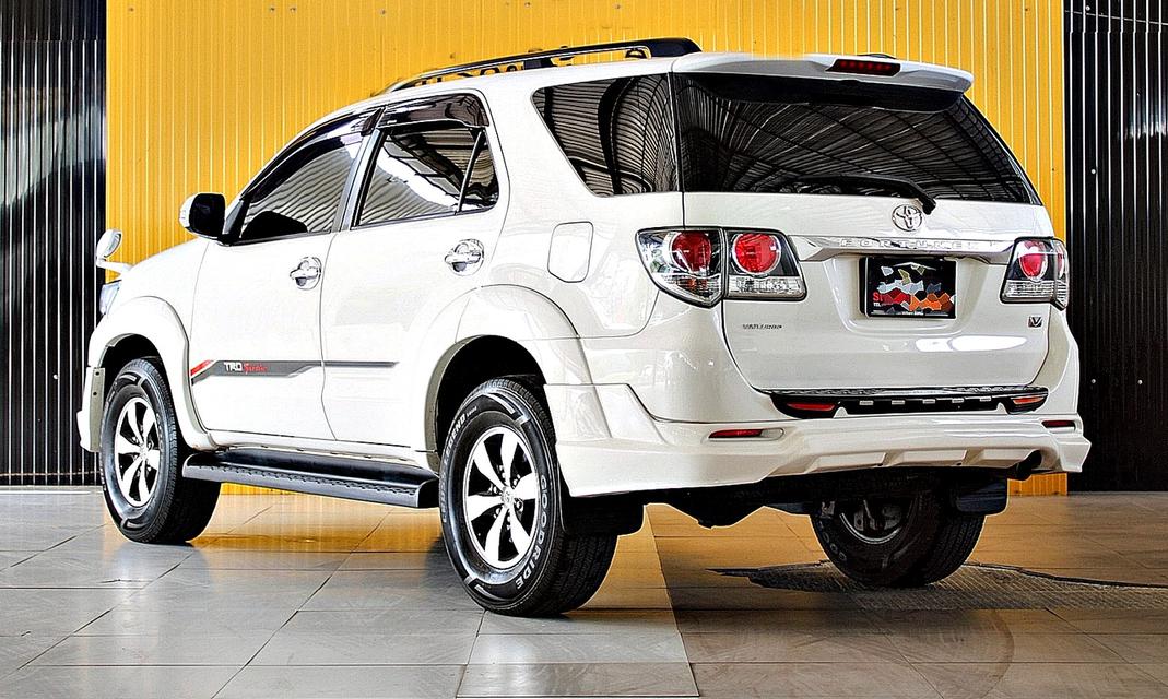 Fortuner 3.0 V เห็นโพสต์นี้จาก ENNXO อยู่ใช่ไหมครับ? สนใจคันนี้แจ้งมาได้เลย มีราคาพิเศษเฉพาะลูกค้าที่มาจาก ENNXO ครับ รูปที่ 5