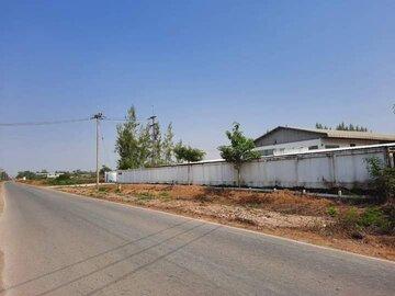 ขายที่ดินพร้อมโกดัง  ใกล้ถนนสุวินทวงศ์ อำเภอเมืองฉะเชิงเทรา  2