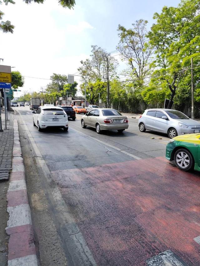 ให้เช่า อาคารพาณิชย์ อาคารสำนักงานมี 5ชั้น มีดาดฟ้า เหมาะทำเป็น โชว์รูม ,โฮมออฟฟิศ หรืออื่นๆ อยู่ไม่ไกลสวนหลวง ร9 ประเวศ กทม 10