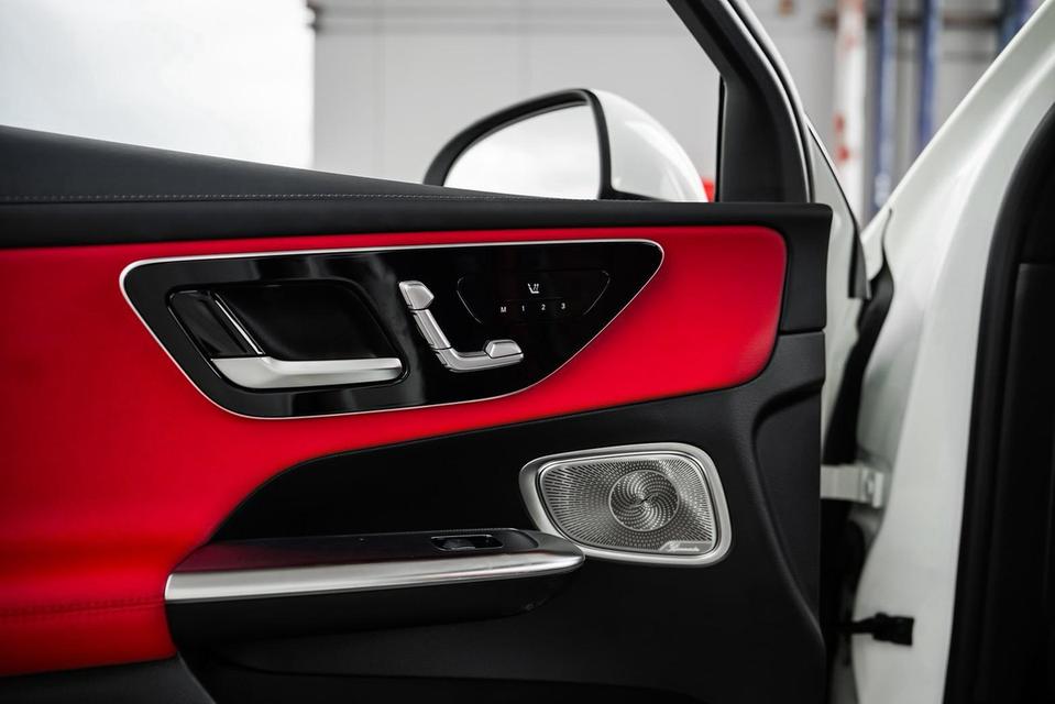 Benz GLC350e Coupe AMG ปี 2024 รูปที่ 17