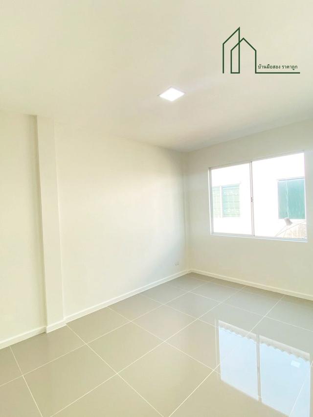 ทาวน์เฮาส์ 2 ชั้น หมู่บ้านเดอะทรัสต์ทาวน์ วงแหวน–ลำลูกกา  ราคาเพียง 1,880,000 บาท  รหัสทรัพย์ BT69015  หมู่บ้านเดอะทรัสต์ทาวน์ วงแหวน-ลำลูกกา 11