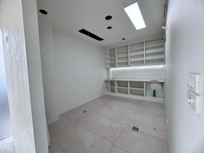 ให้เช่าพื้นที่สำนักงาน ซอยสุขุมวิท 55 (ทองหล่อ 13) ทำเลดีใกล้แหล่งธุรกิจ (N.1974) 15