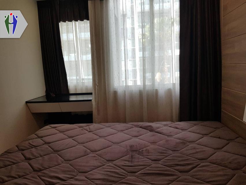 คอนโด 1 ห้องนอน จอมเทียนให้เช่า  ขนาด 39 ตารางเมตร, 1 ห้องนอน 1 ห้องน้ำ •	2 ทีวี, 2 แอร์, ตู้เย็น, ไมโครเวฟ •	บิ๊วอินครัวยุโรป เฟอร์นิเจอร์ครบชุด •	เค 5