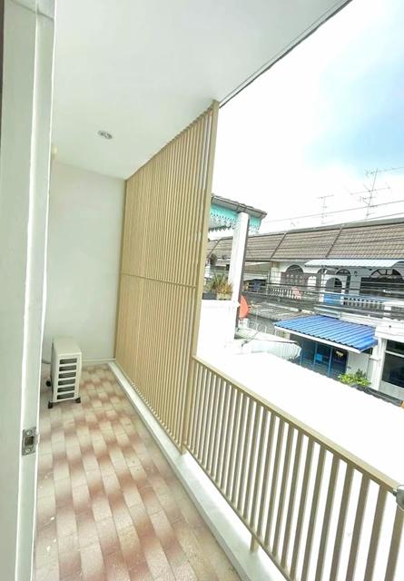 แฮปปี้แลนด์ เดอะมอลล์ บางกะปิ 1.5กม. MRTแยกลำสาลี 2.1กม.ให้เช่าทาวน์โฮม 2 ชั้น 16 ตร.วา. 130 ตร.ม. ม.นิด้า 3กม. เสนาวิลล 8