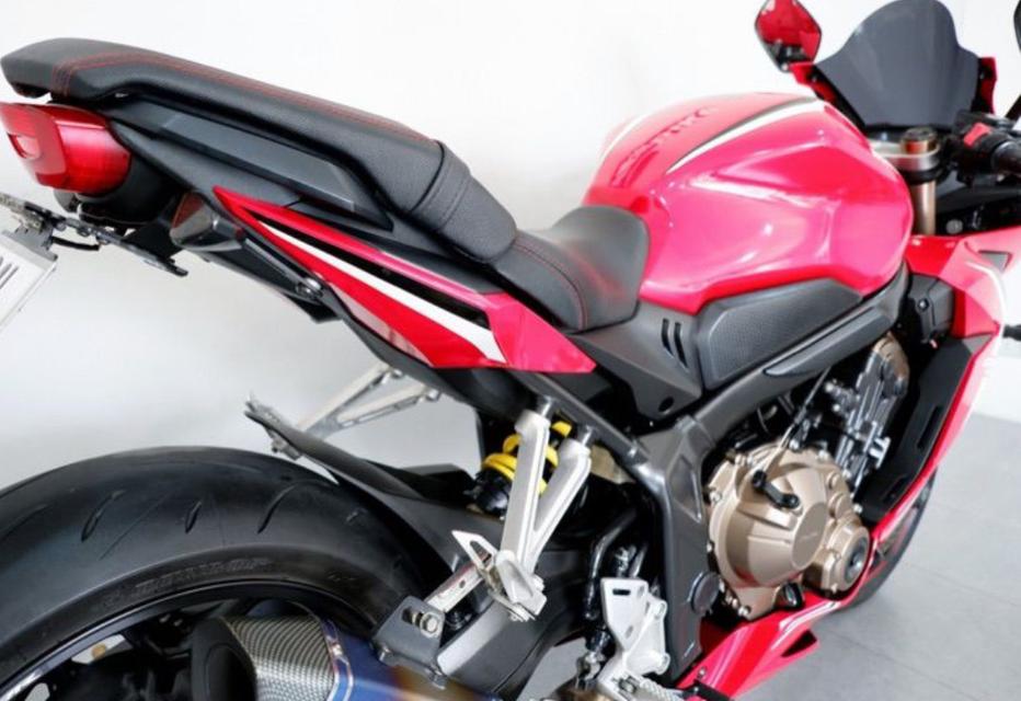 Honda CBR 650R สีแดง มือ 2 3