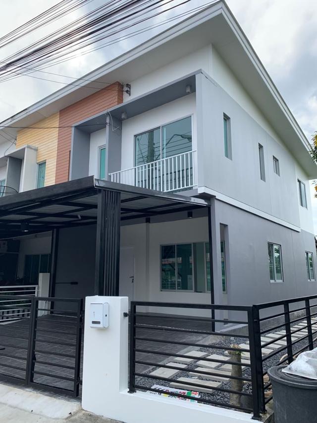 #🏡 ขายทาวน์เฮาส์ 2 ชั้น หลังมุม รีโนเวทใหม่ทั้งหลัง 📍 หมู่บ้านเดอะคอนเน็ค 22 (มีนบุรี-รามอินทรา) 3