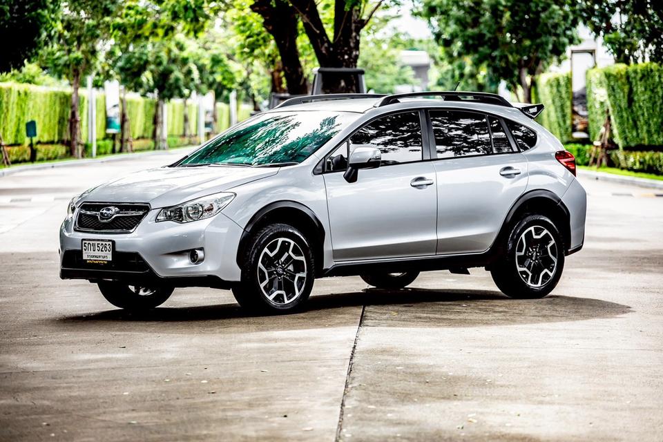 Subaru Xv 2.0 AWD สีเทา ปี 2015 
