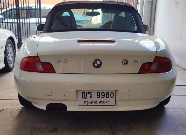 BMW Z3 สีขาว 3