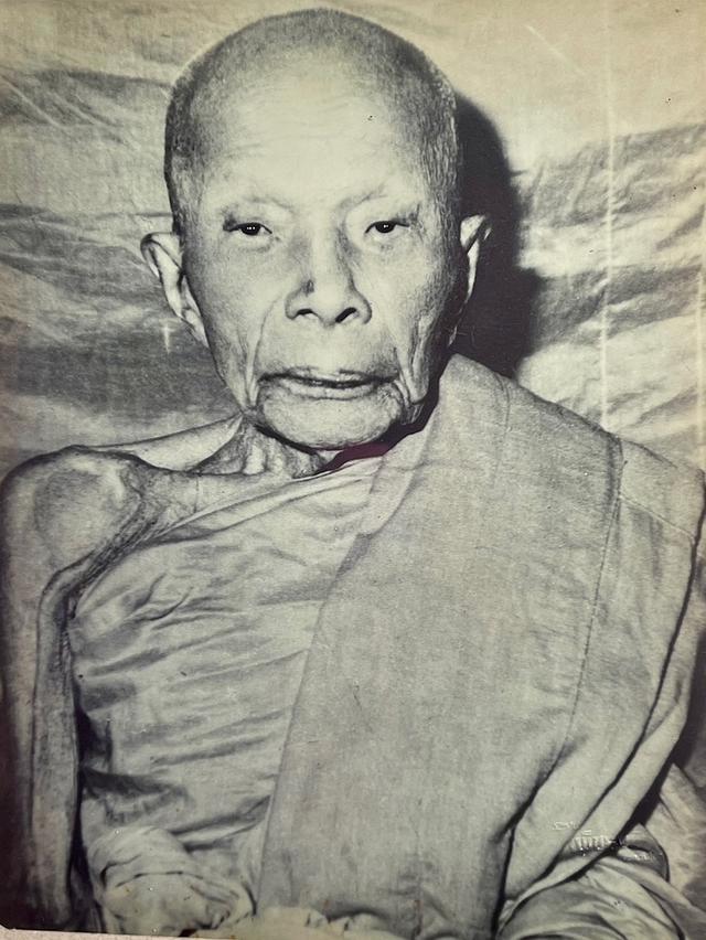 รูปหลวงพ่อแดง วัดเขาบันไดอิฐ ปี03 รุ่นแรก หลังยันต์แดง 2
