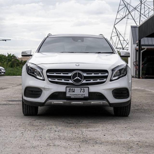 รหัสรถ 67GG8909 #Mercedes #Benz #GLA 250 AMG Night Edition ปี 2020* สีขาว รูปย่อยที่ 3