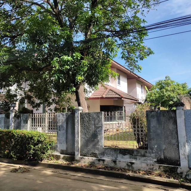 ขาย บ้านเดี่ยว หมู่บ้านปรีชา พุทธมณฑลสาย4 จำนวน 2 ชั้น ขนาดเนื้อที่ดิน  90 ตารางวา พื้นที่ใช้สอย 250 ตารางเมตร  3