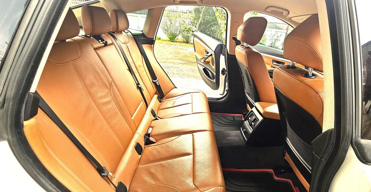 BMW 320d GT LUXURY 16