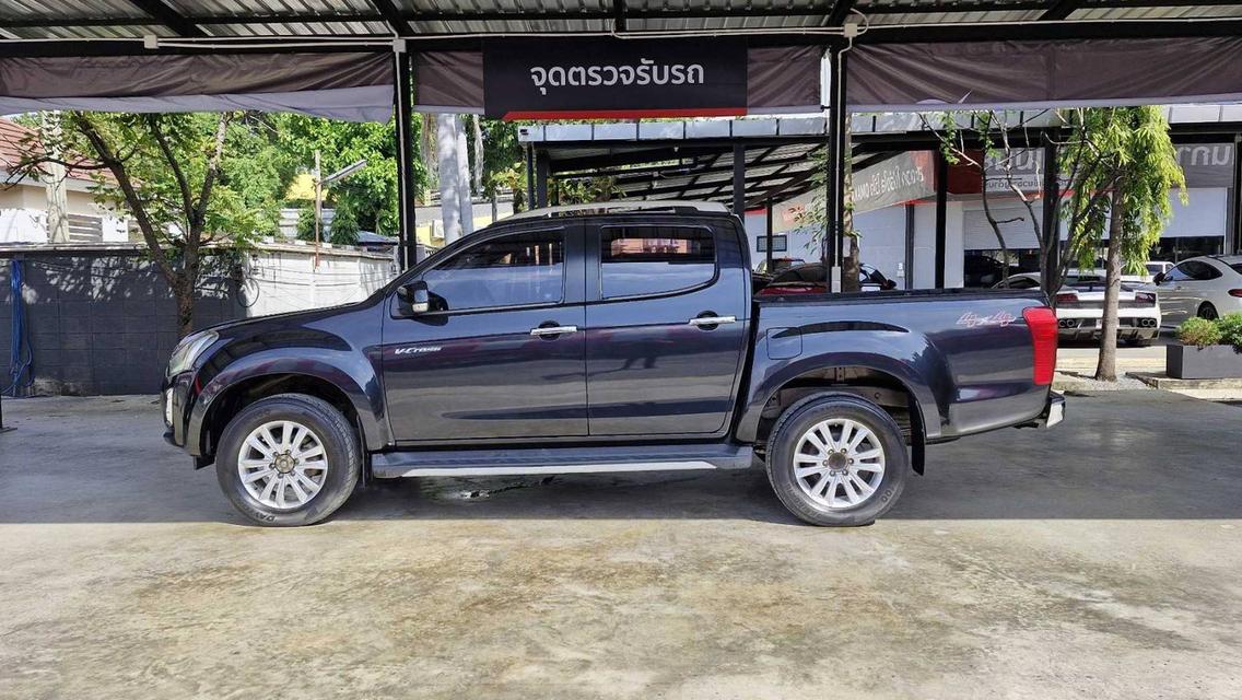 Isuzu D-Max 3.0 V-Cross Z DVD 4WD ปี2017 4