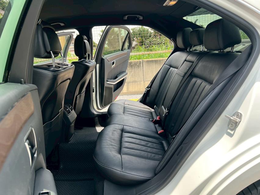 Benz E200 ปี 2015 จด 2017 10