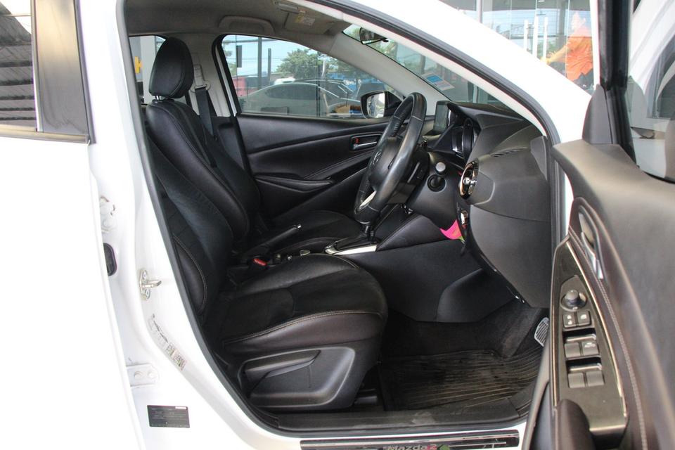 รหัสรถ TKG2165 MAZDA 2 1.3 HIGH CONNECT ปี 2017 12