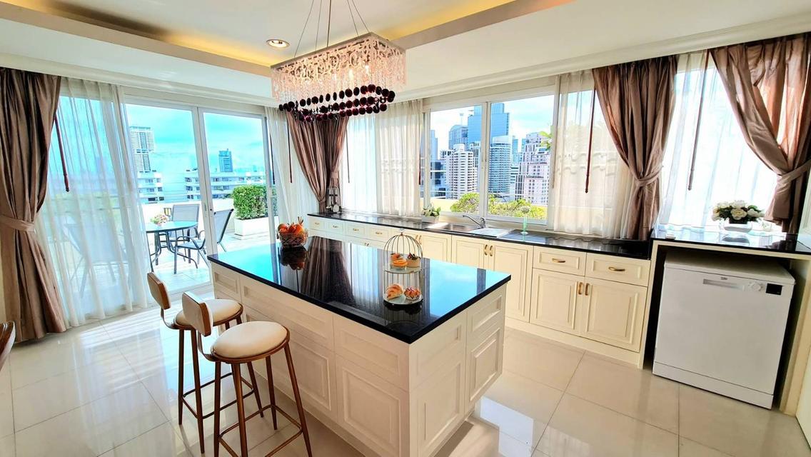 Penthouse duplex for rent, 22nd-23rd floor, Piyathip Place, Sukhumvit 39. Excellent location, convenient transportation, near ASB International School 10