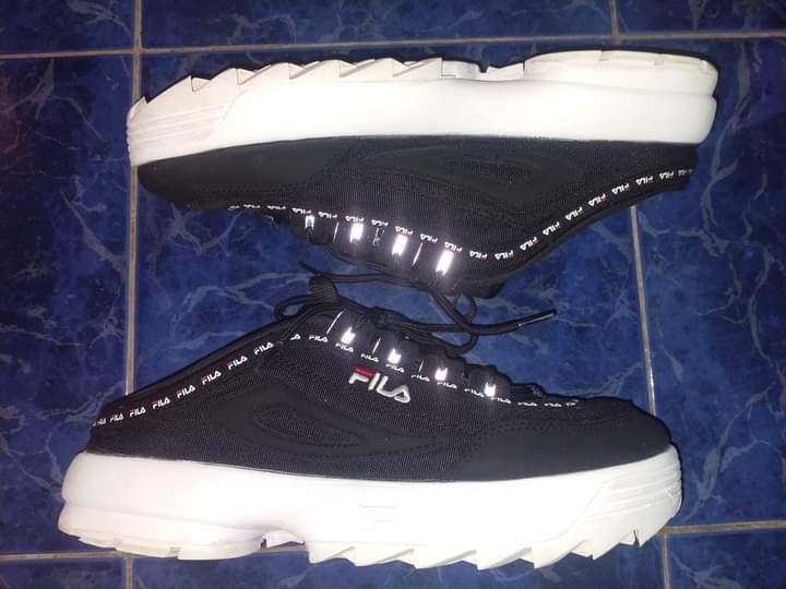 Fila รองเท้าเปิดส้น 3