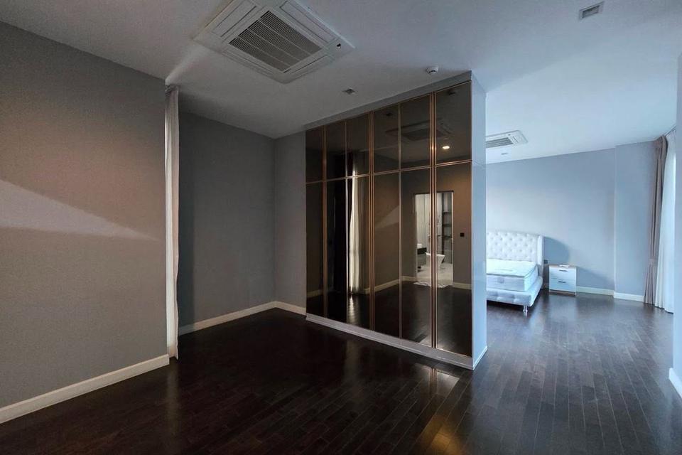ให้เช่าบ้านหรู The Gentry พัฒนาการ 2บ้านเดี่ยว 3 ชั้น สไตล์ Luxury Villa พร้อมเฟอร์นิเจอร์ครบ ใกล้ Clubhouse เพียง 5 กม. ถึงทองหล่อ 16