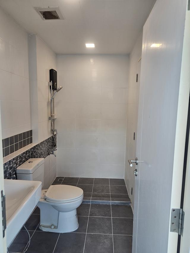 ทาวน์โฮม 2 ชั้น 3 ห้องนอน 2 ห้องน้ำ 8