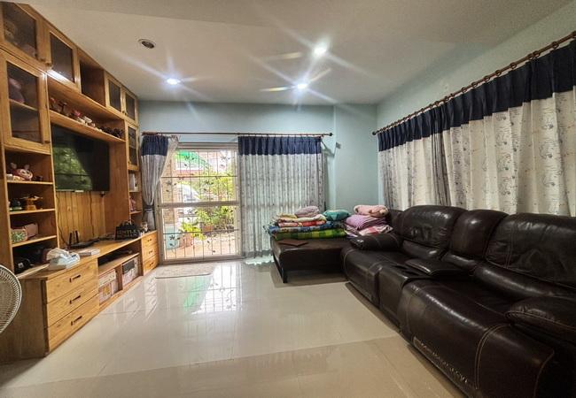 ขายบ้านเดี่ยว หมู่บ้านรุ่งอรุณวิลล์ ซอยวัดส้มเกลี้ยง เนื้อที่ 55.5 ตร.ว. 2 ชั้น 3 นอน 3 น้ำ 4
