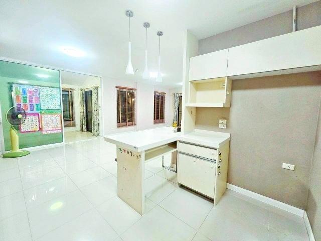 สายไหม อเวนิว 1.7กม. วัชรพล เช่าบ้านเดี่ยว 2 ชั้น 87ตร.วา. 300 ตร.ม. พร้อมเฟอร์ ฯ รร.สารสาสน์วิเทศสายไหม 1 กม. 4 นอน 4